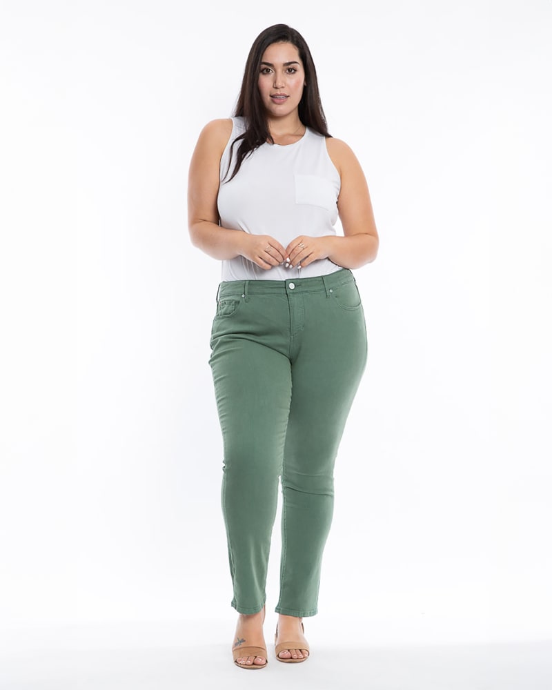 Front of a model wearing a size 18 Mid Rise Slim - Myrtle in MYRTLE by Slink Jeans. | dia_product_style_image_id:310767